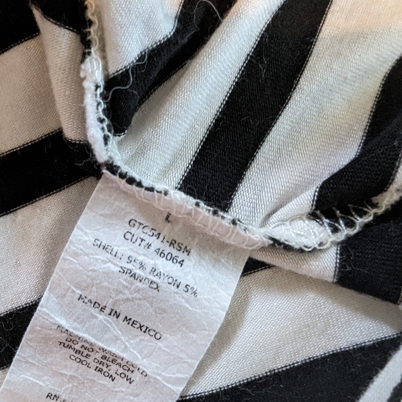 Green envelope Black and white stripe shirt with flutter sleeves - Picture 4 of 7